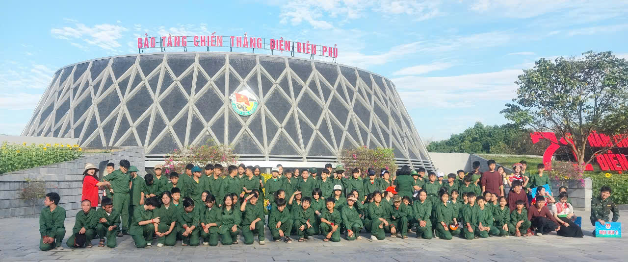 TRƯỜNG THCS THANH BÌNH PHỐI HỢP BẢO TÀNG CHIẾN THẮNG ĐIỆN BIÊN PHỦ TỔ CHỨC CHƯƠNG TRÌNH “CHÚNG EM LÀM CHIẾN SĨ” CHO HỌC SINH NĂM 2025